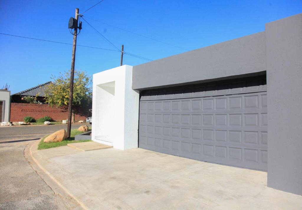 Greater Johannesburg Metropolitan Area House | 4447 Guesthouse