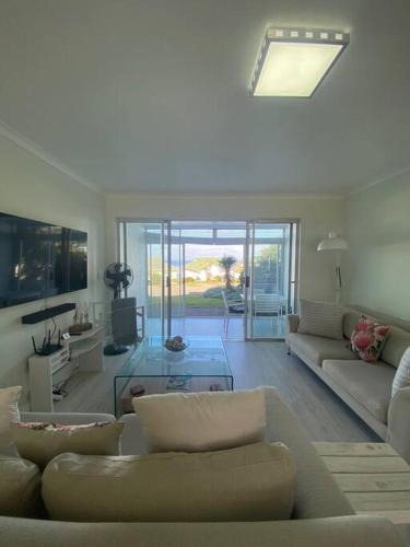 Westcliff Apartment | 47 Whale Rock Estate