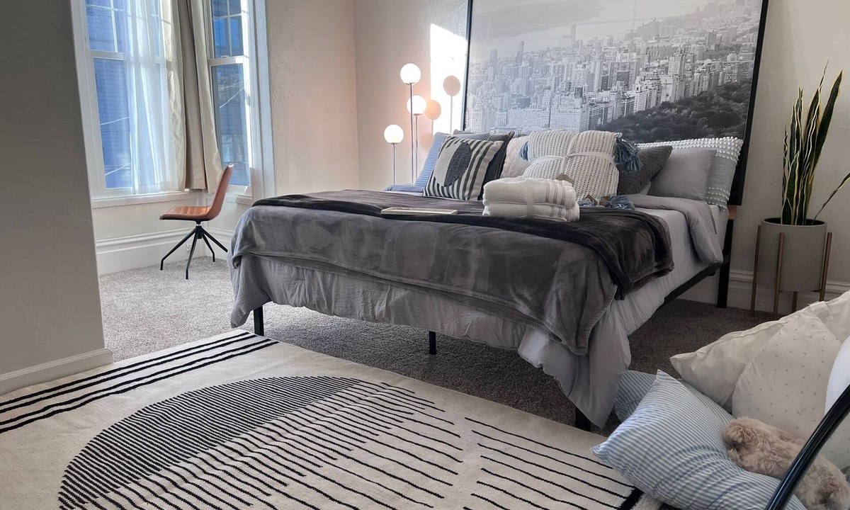 Haight-Ashbury House | 5 Bedroom Golden Gate Park beauty. Minutes away from the Park and much more