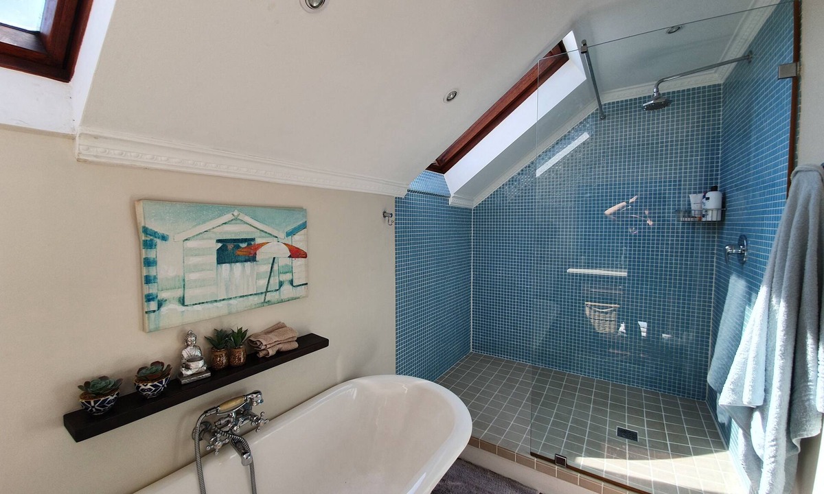 Rondebosch House | 5 bedroomed holiday home in the heart of Capw Town.