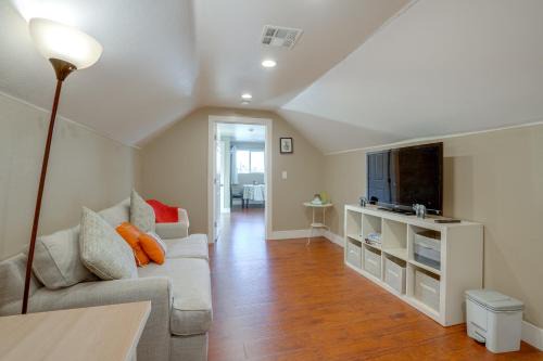 Oakland Apartment | 5 Mi to Jack London Square: Apt w/Shared Yard