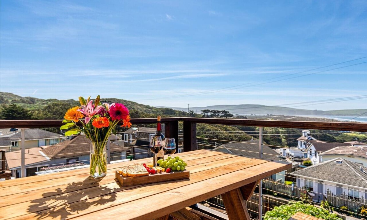 Dillon Beach Cabin | 5-Star Retreat! Dillon Beach! Dog OK~Walk to Beach~WiFi–The Lookout