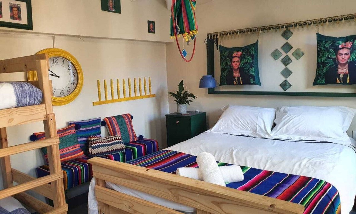 Strand Cottage | 5 x Bedrooms Self Catering 14 Sleeper