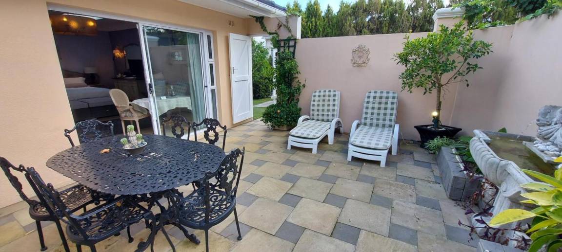 Somerset West Apartment | 50 m² Apartment ∙ 1 bedroom ∙ 2 guests