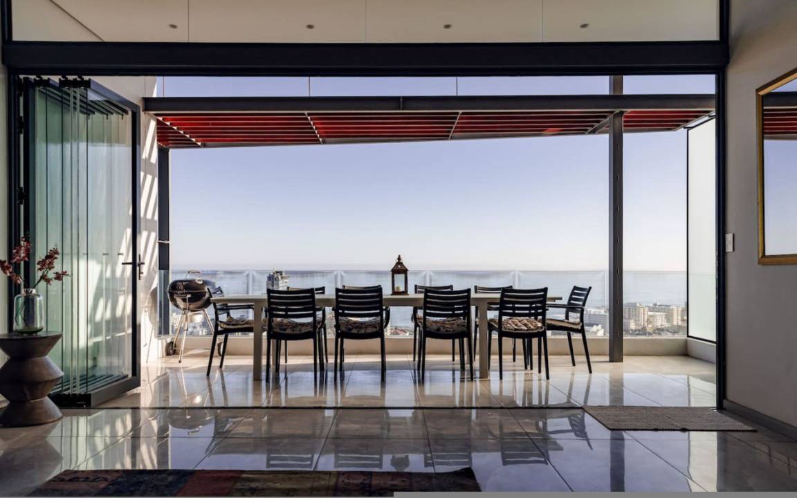 Green Point House | 500 m² House ∙ 3 bedrooms ∙ 8 guests