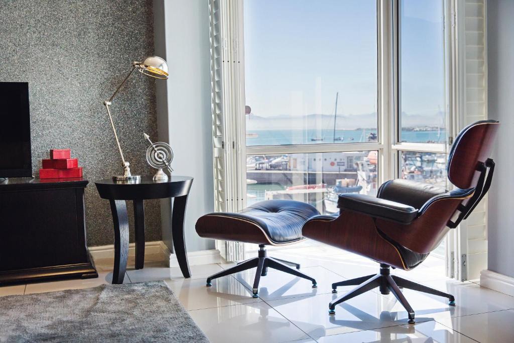 Mouille Point Apartment | 512 The Granger