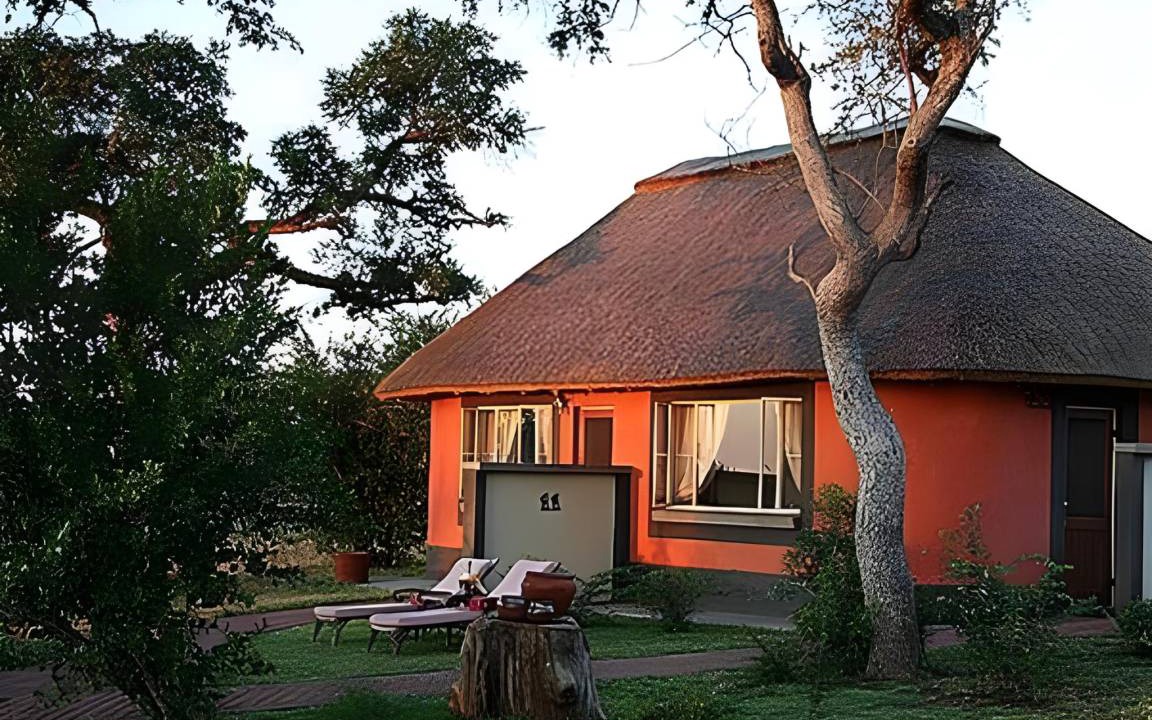 Hoedspruit Cabin | 56 m² Lodge ∙ 2 bedrooms ∙ 10 guests