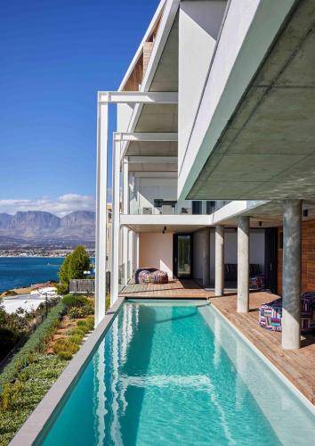 Mountainside House | 574 m² House ∙ 6 bedrooms ∙ 12 guests