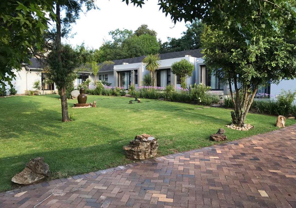 Woodmead House | 6 on Morris Guest Lodge