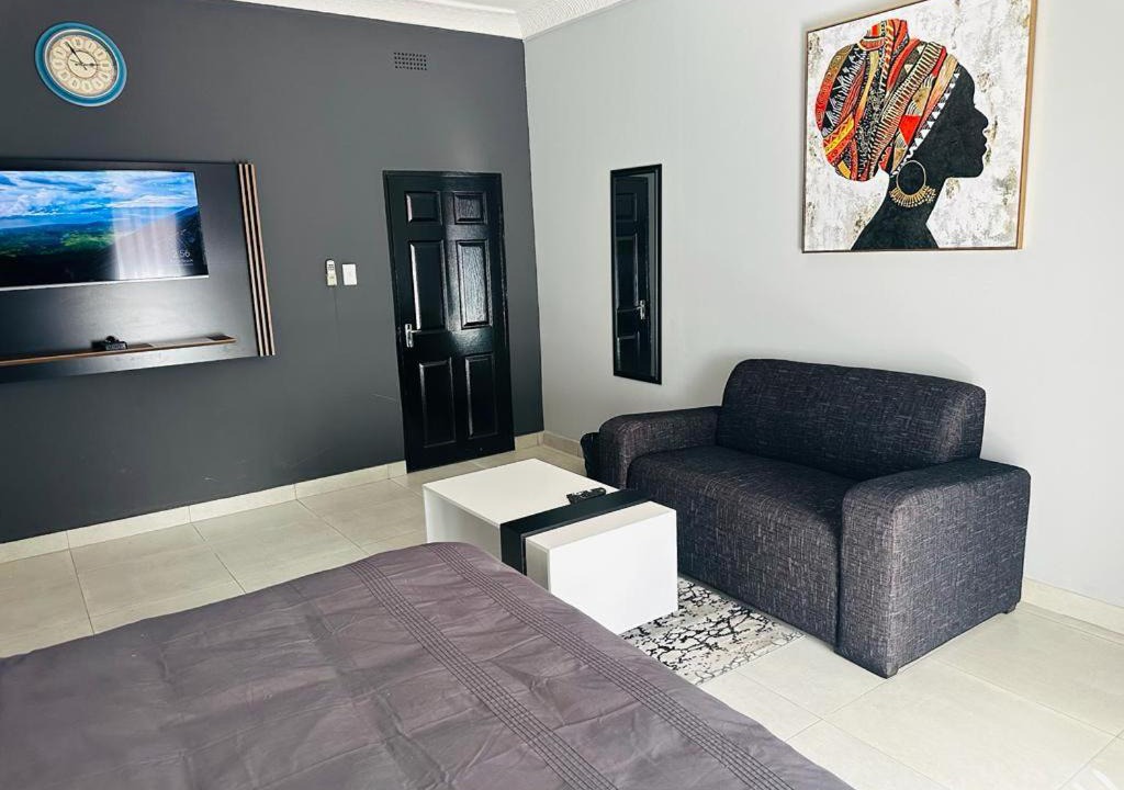 Bezuidenhout Valley House | 6 the Curve Unit 18