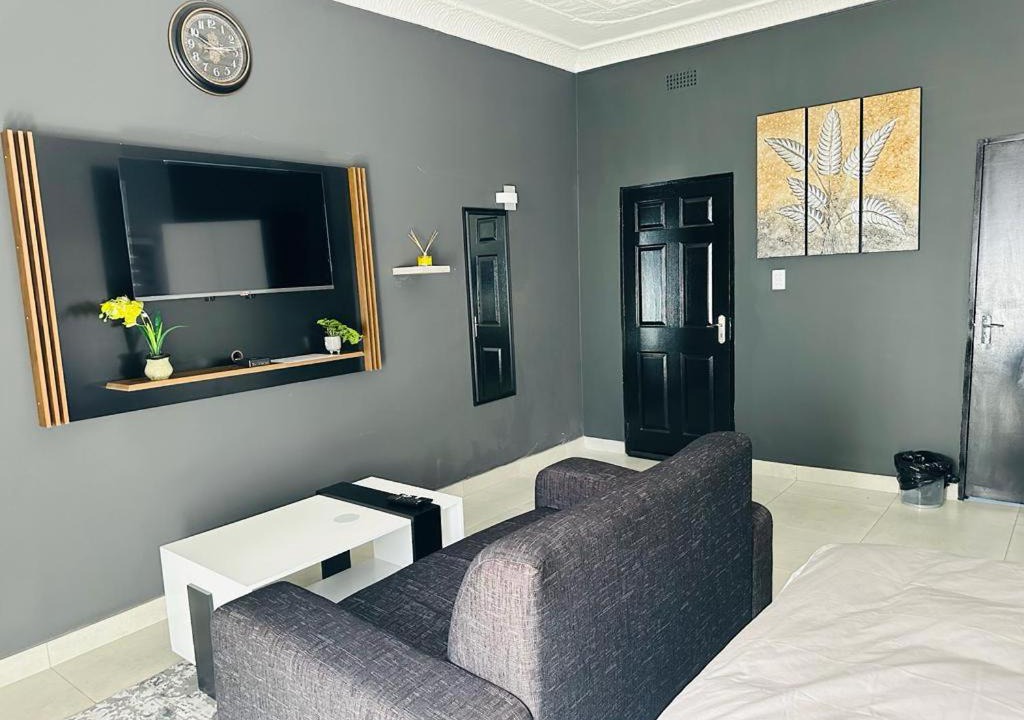 Bezuidenhout Valley House | 6 the Curve Unit 19