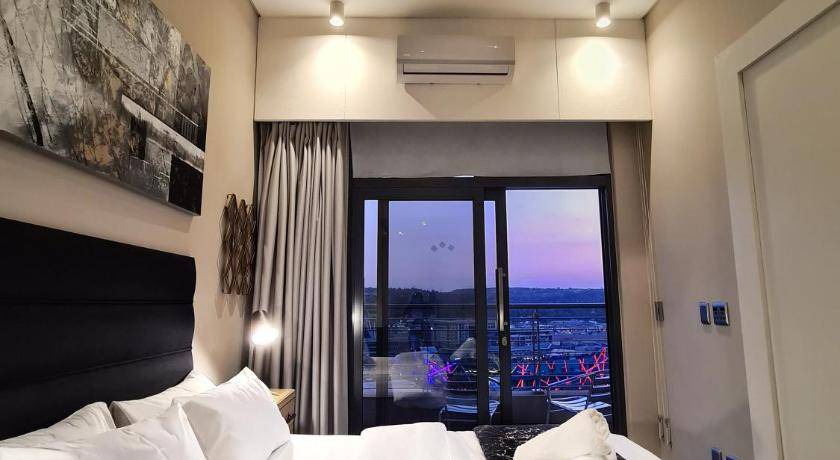 Menlyn Apartment | 60 m² Apartment ∙ 1 bedroom ∙ 2 guests
