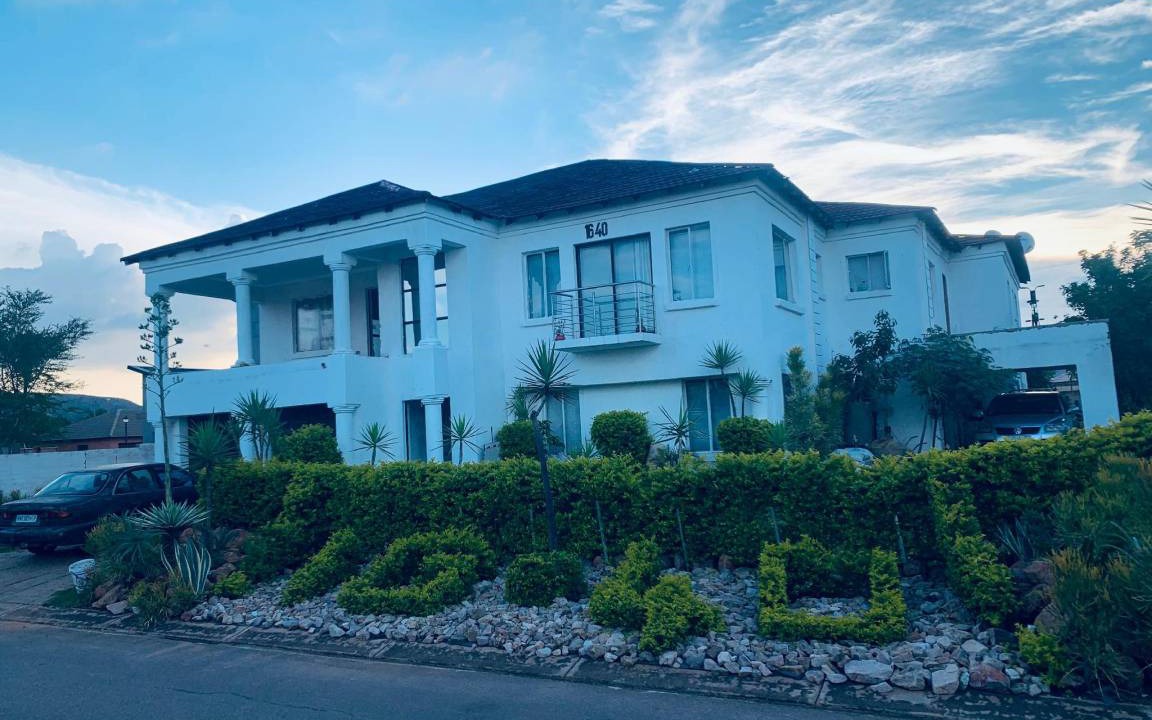 Akasia House | 600 m² House ∙ 8 bedrooms ∙ 16 guests