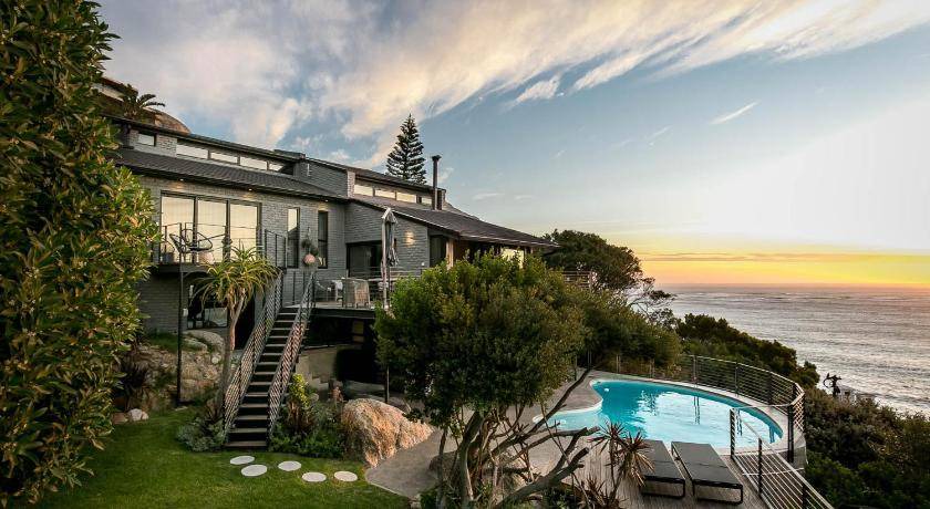 Hout Bay Villa | 600 m² Villa ∙ 5 bedrooms ∙ 10 guests