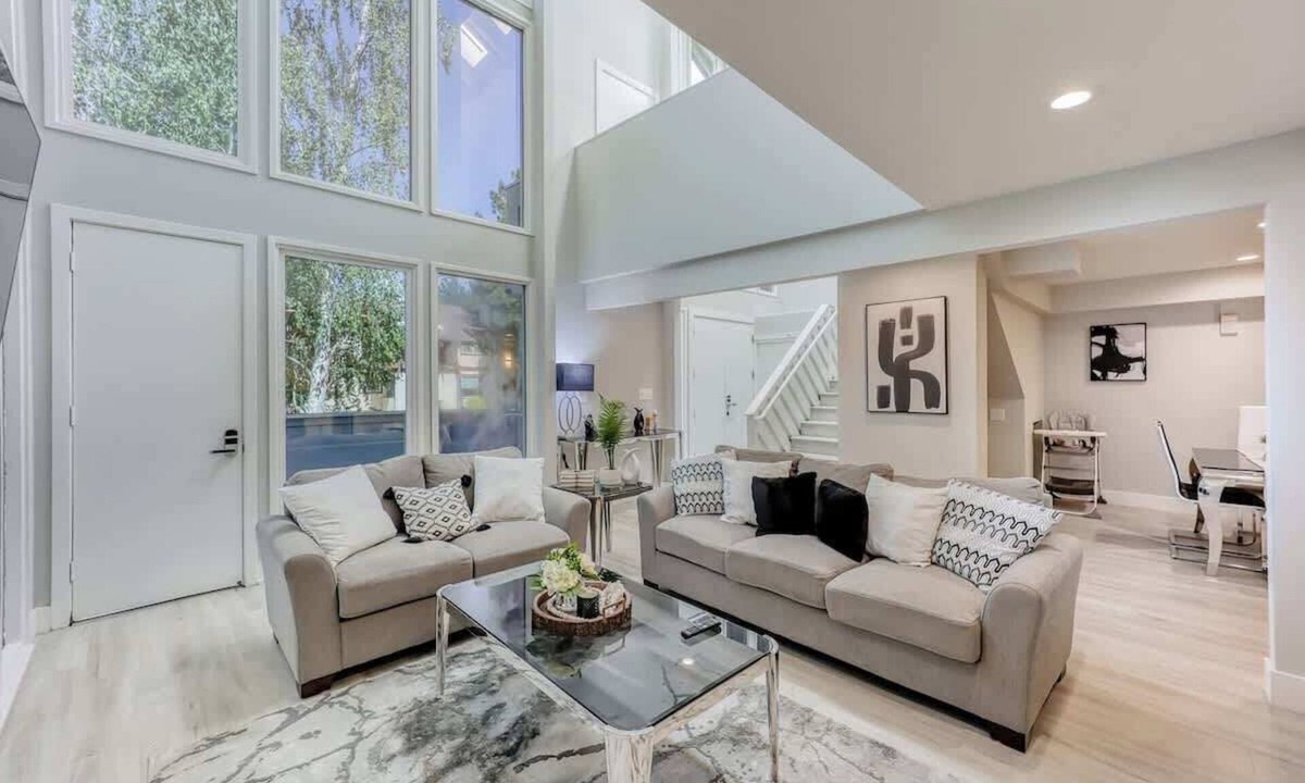 Menlo Park Condo | 601-Lavish Home w/AC & Patio near Meta & Stanford
