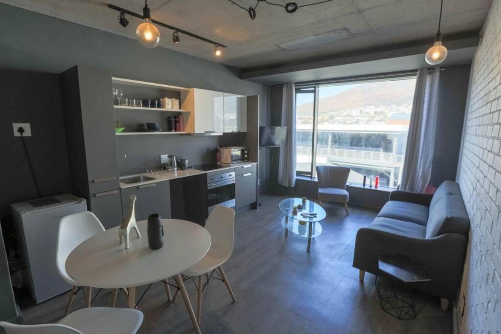 Cape Town City Centre Apartment | 622 Gorgeous Studio in Wex 1 Woodstock
