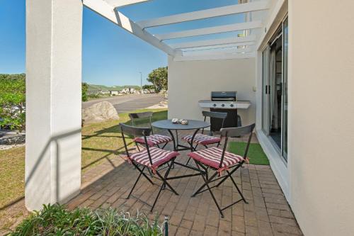 Westcliff Apartment | 63 Whalerock Estate