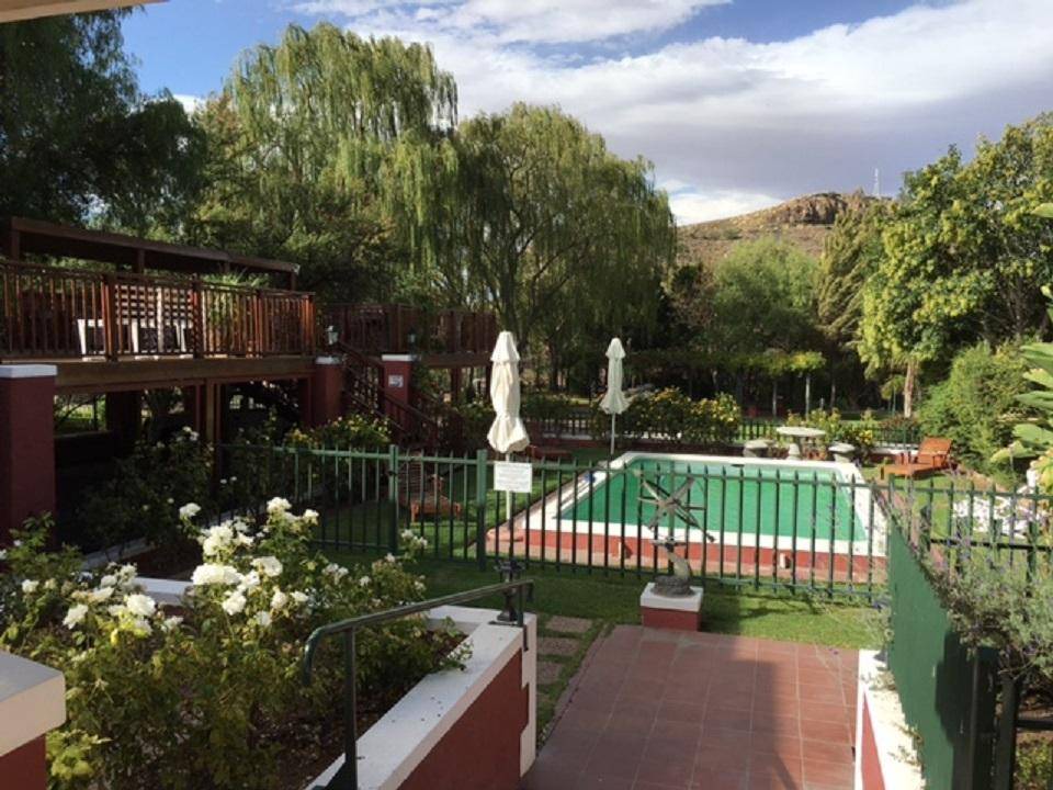 Beaufort West Bed & Breakfast | 65 m² Bed and breakfast ∙ 127 guests