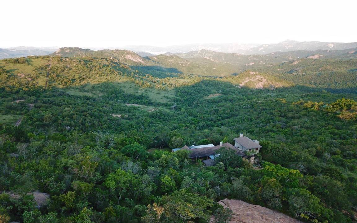 Nelspruit Cabin | 650 m² Lodge ∙ 6 bedrooms ∙ 20 guests