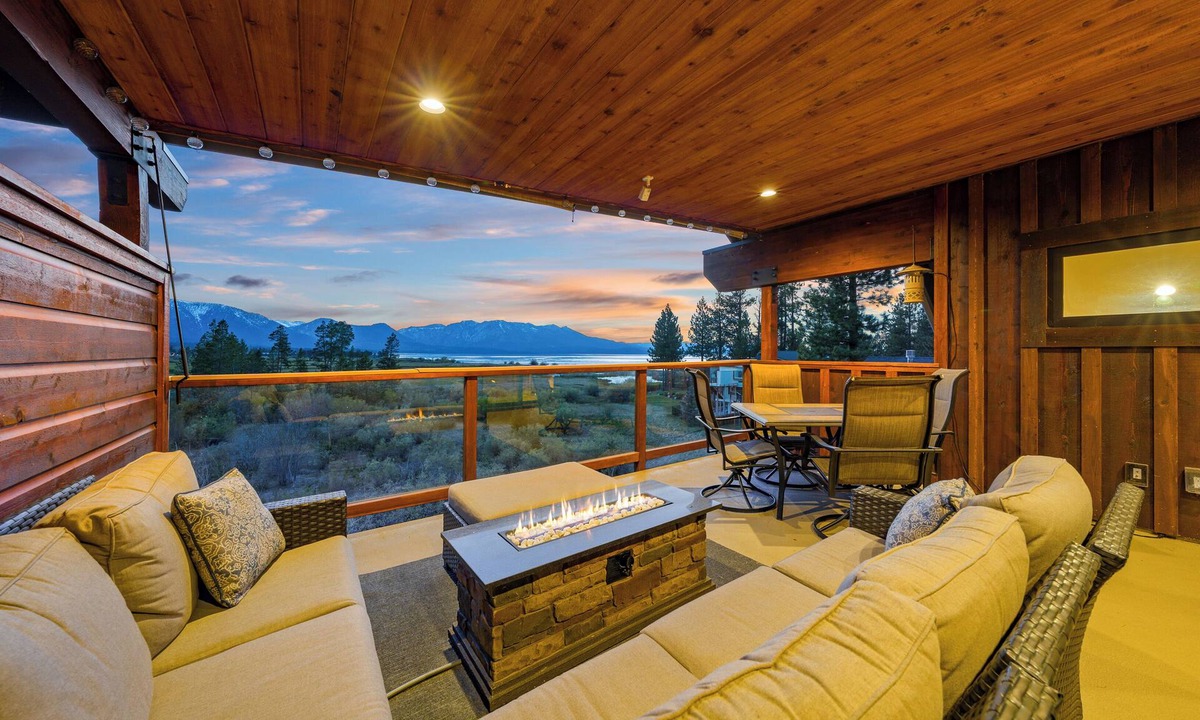 Al Tahoe House | 7 bedroom Luxury by the Lake