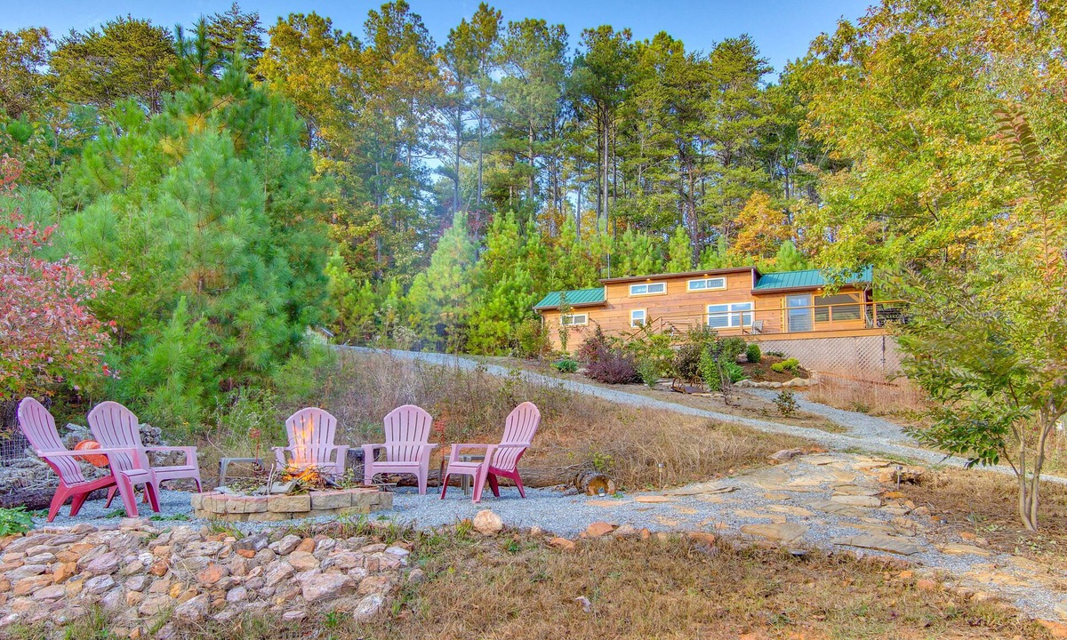 Mill Spring Cabin | 7 Mi to Lake Lure: Mill Spring Cabin w/Hot Tub