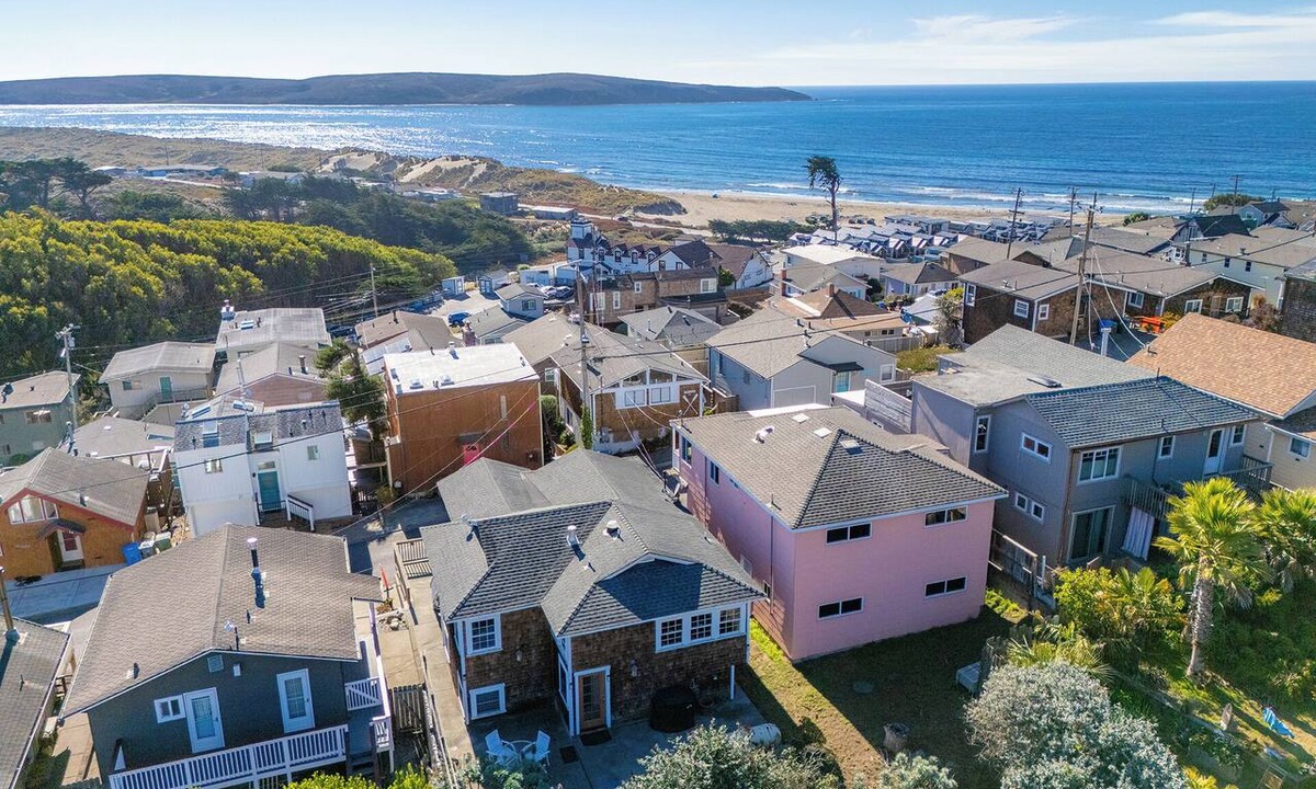 Dillon Beach House | 7-Min Walk to Dillon Beach! Sun, Sand, & Fun~Game Room! Pup~Sea Breeze