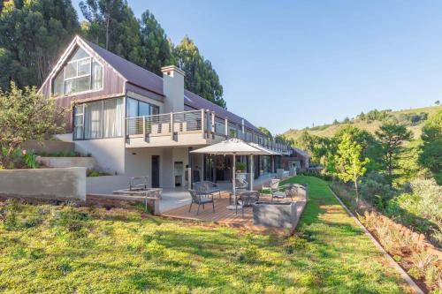 Dullstroom Villa | 700 m² Villa ∙ 5 bedrooms ∙ 10 guests