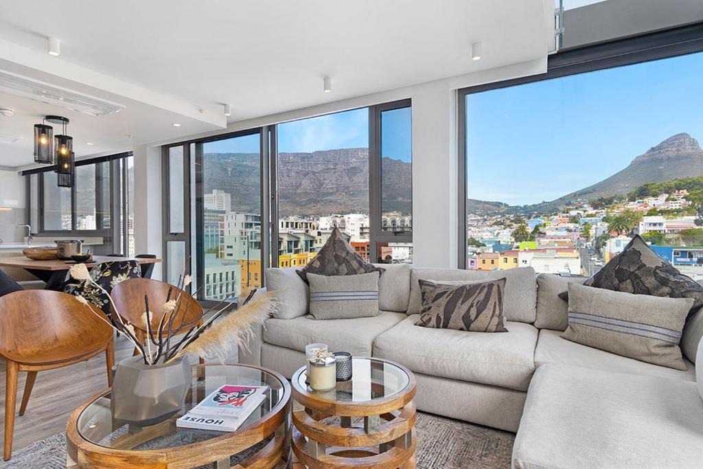 Bo'Kaap Apartment | 702 on Strand Cape Town - Panoramic Mountain Views
