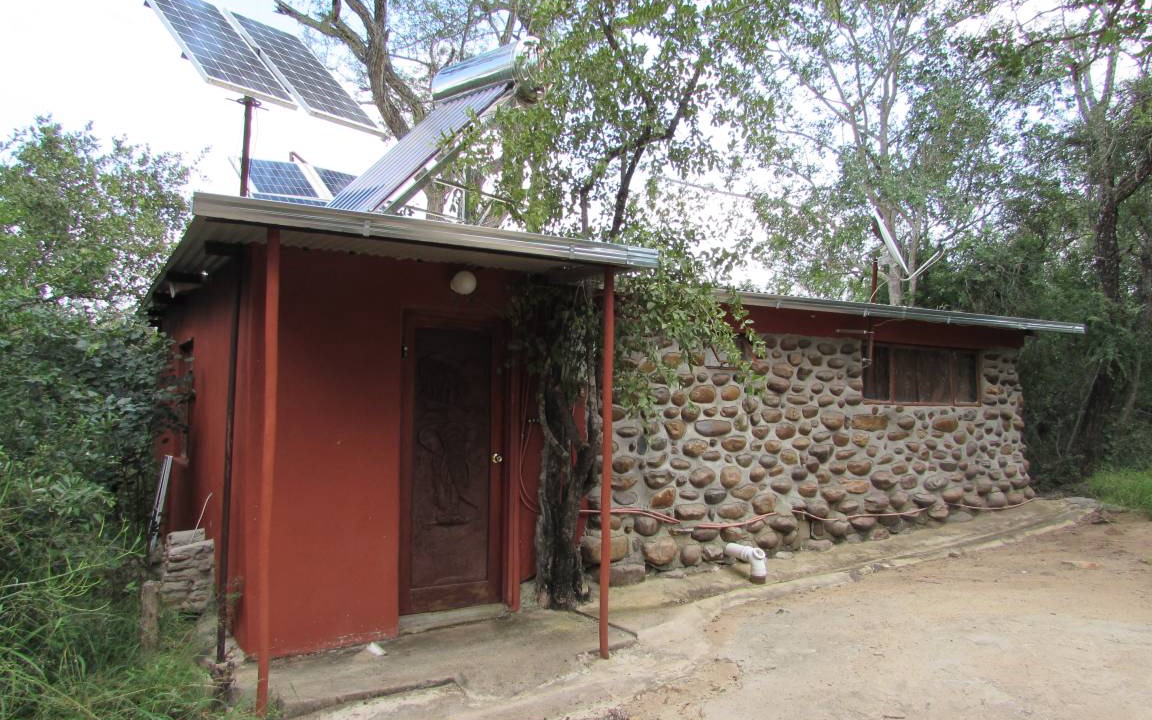 Thorny Bush Game Reserve House | 80 m² House ∙ 2 bedrooms ∙ 3 guests