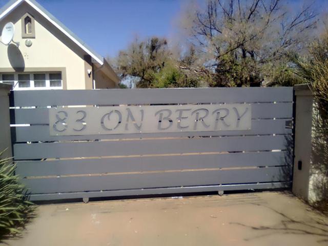 Komani Bed & Breakfast | 83 On Berry