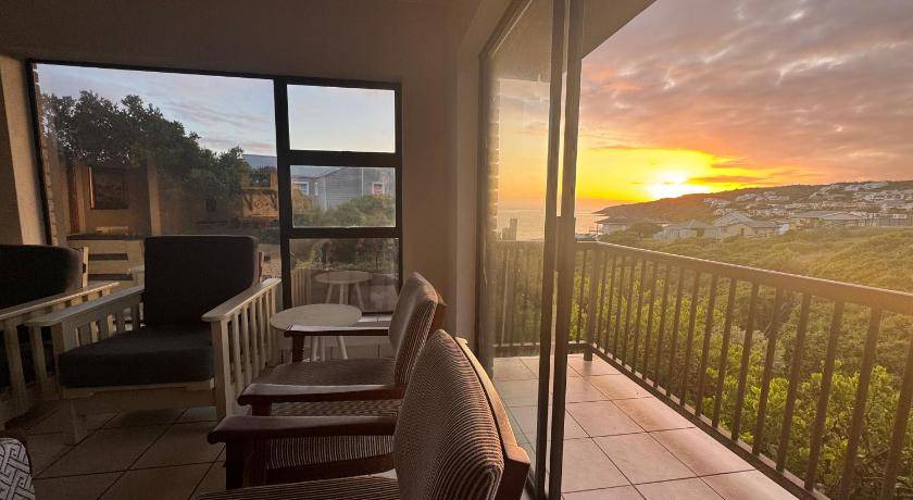 Vleesbaai House | 88 m² House ∙ 4 bedrooms ∙ 7 guests