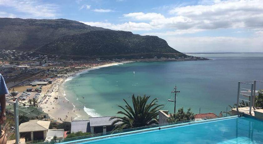 Fish Hoek Apartment | 90 m² Apartment ∙ 2 bedrooms ∙ 127 guests