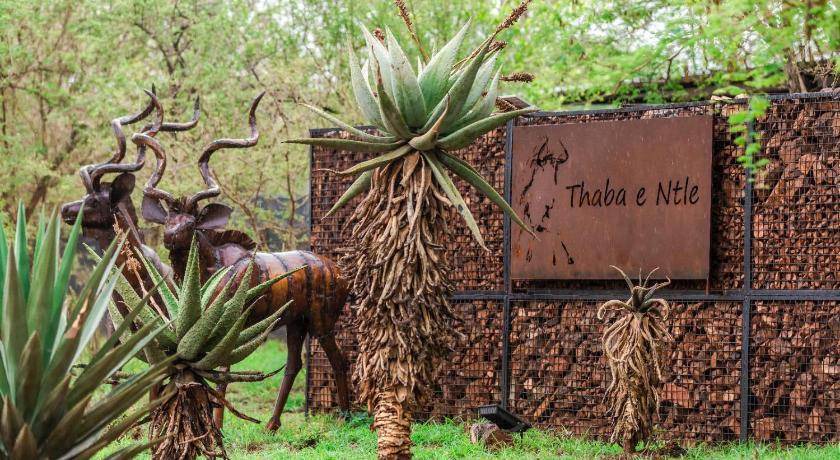 Thabazimbi Resort | 900 m² Resort ∙ 6 bedrooms ∙ 14 guests