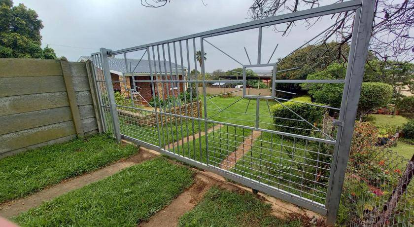 Bredasdorp House | 92 m² House ∙ 2 bedrooms ∙ 5 guests