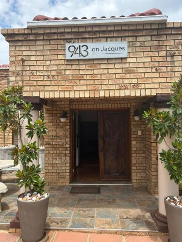 Moreleta Park House | 943 on Jacques