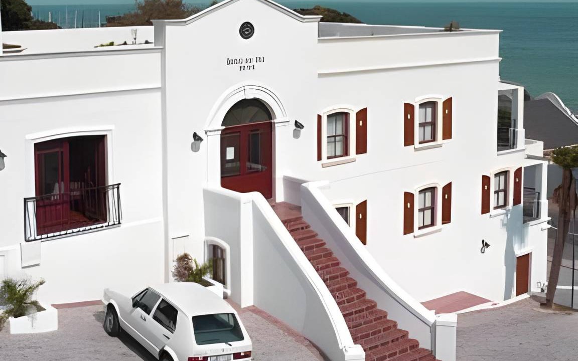 Gordons Bay Central Bed & Breakfast | 95 m² Bed and breakfast ∙ 127 guests