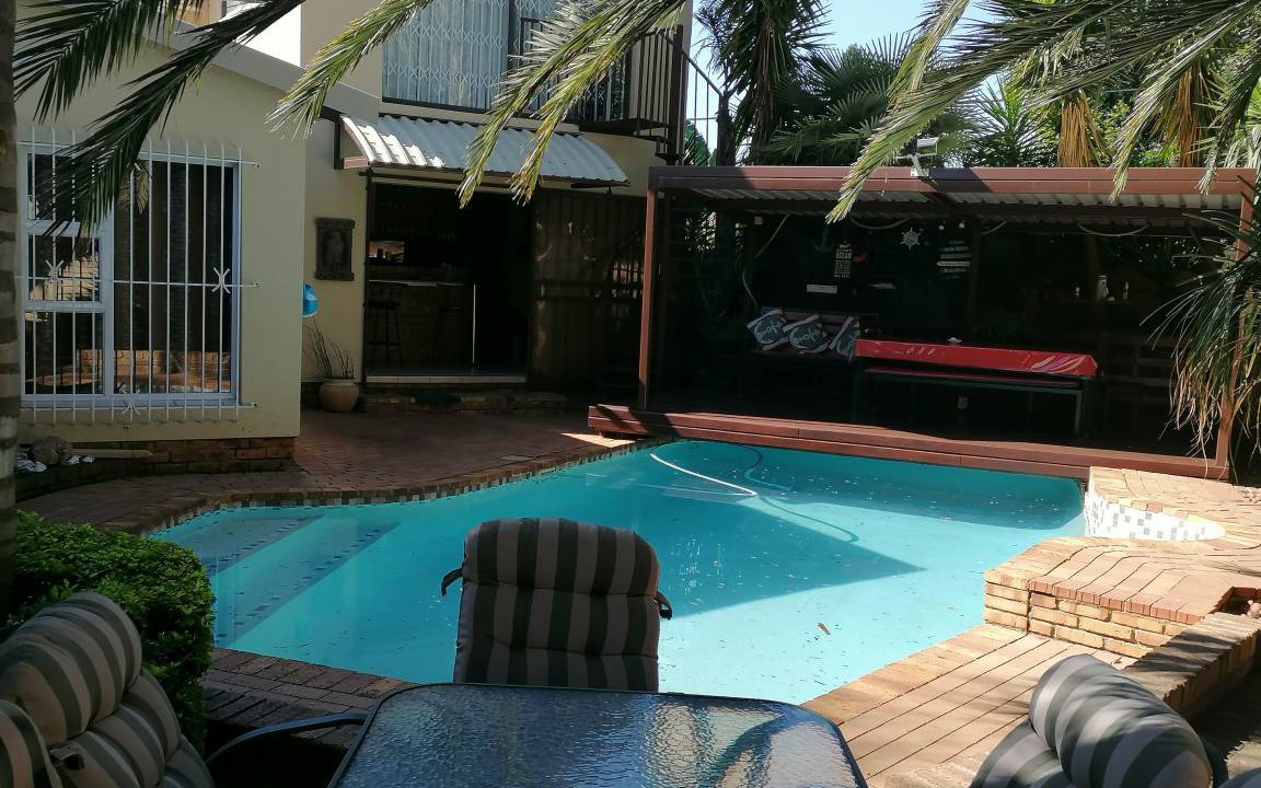 Kempton Park House | 95 m² House ∙ 3 bedrooms ∙ 6 guests