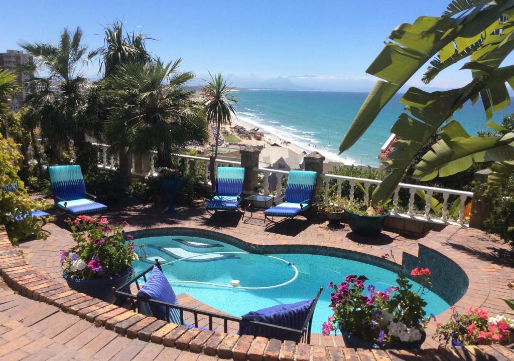 Redhill Apartment | A Heavenly View