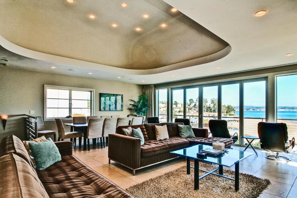 Capitola House | A Luxury Oceanside Dream Beach House in Capitola Village *Panoramic Ocean Views*