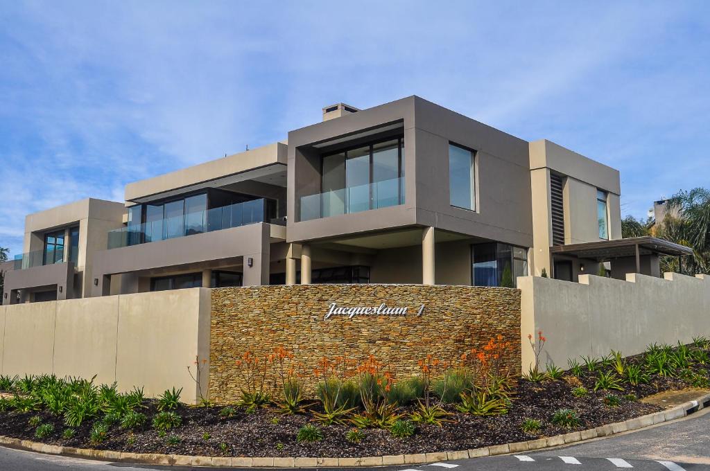 Drakenstein Apartment | A Perfect Self Catering