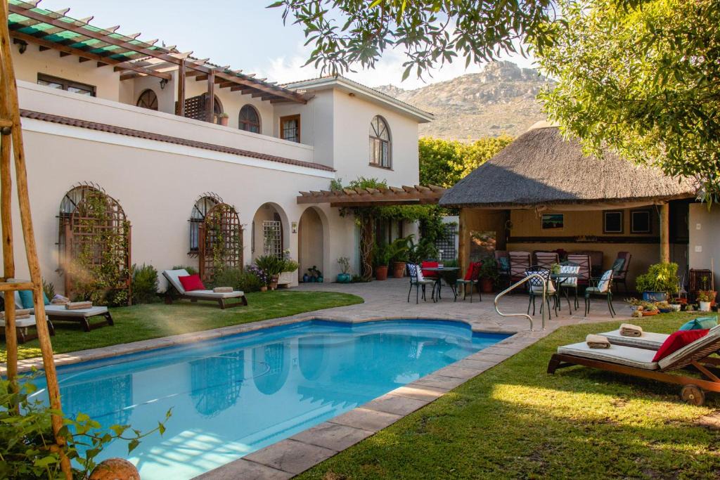 Fish Hoek House | A Tuscan Villa Guest House