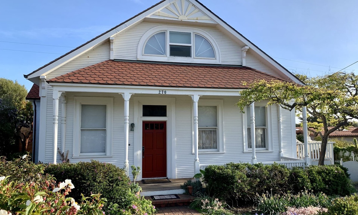 San Simeon House | A Victorian Lightkeepers House