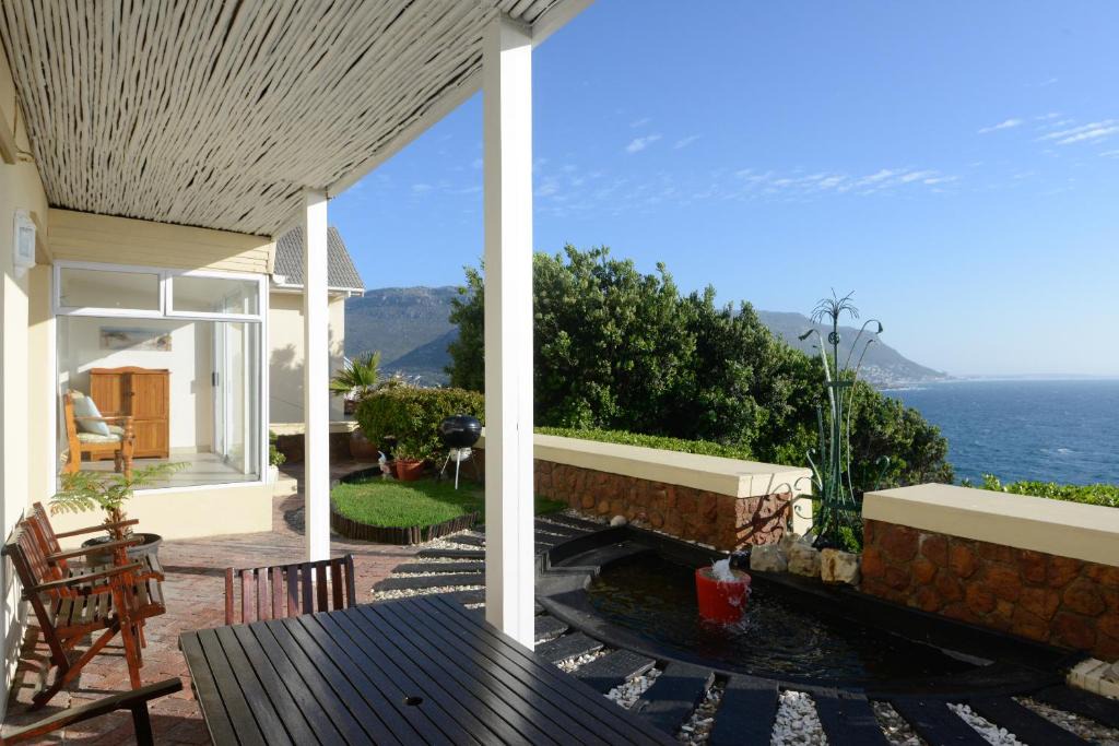 Fish Hoek Apartment | A Whale of a Time