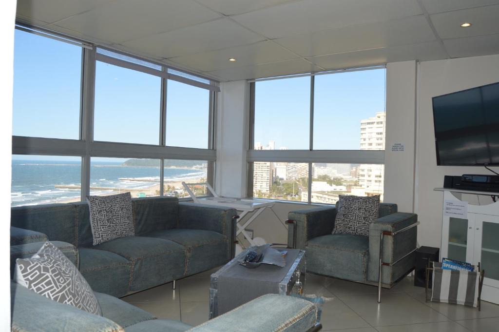 North Beach Apartment | Accommodation Front - Classy 4 Sleeper with Ocean Views