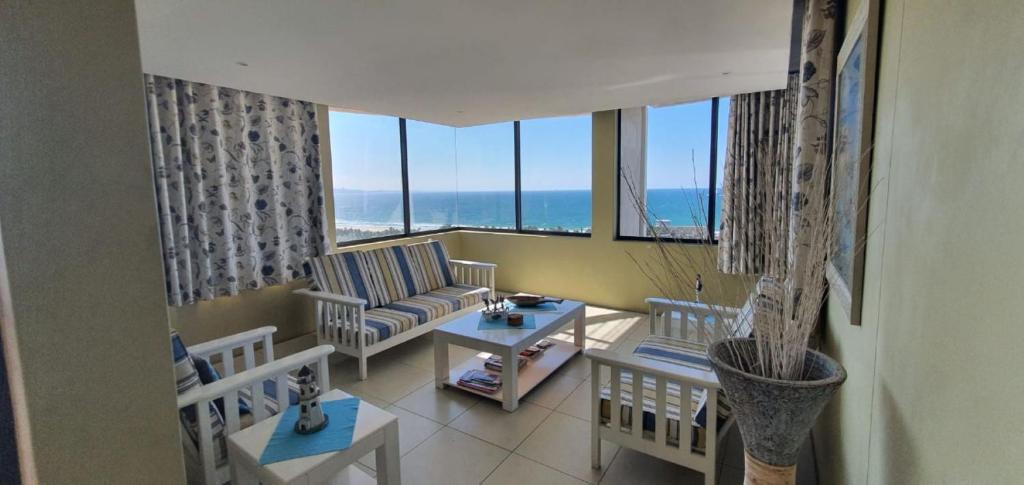 Durban Point Apartment | Accommodation Front - Tastefully Furnished 6 Sleeper with Ocean Views