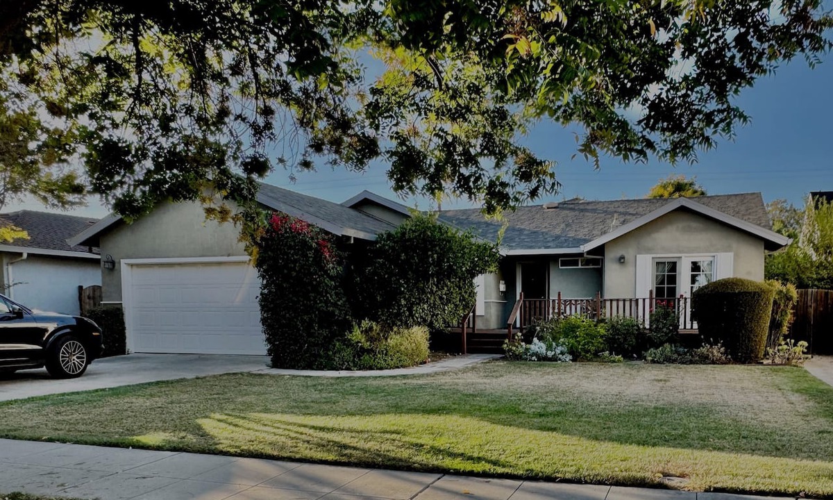 Willow Glen House | Across from Park Open Floor Plan in Silicon Valley Willow Glen Area of San Jose