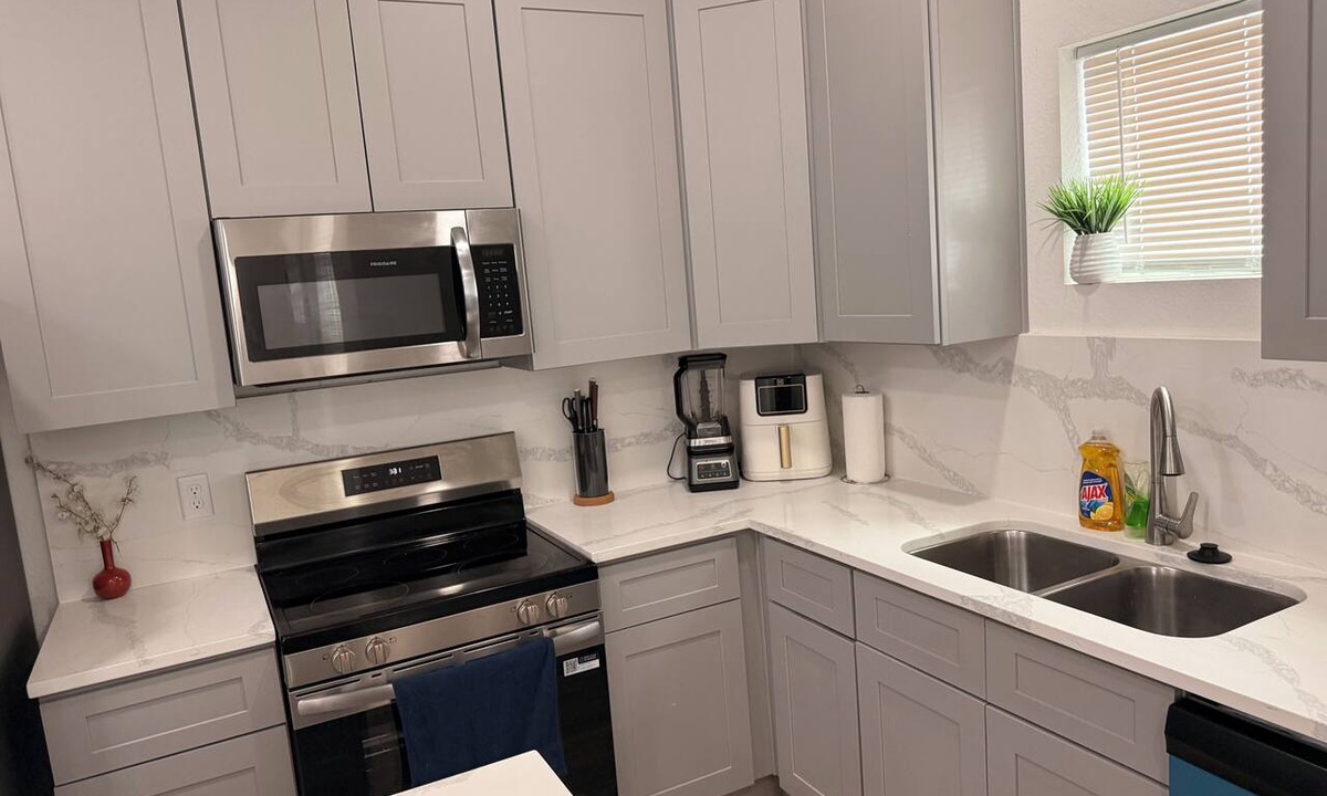 Northeast Houston Apartment | Adorable 3-bedroom apartment with AC in vibrant Houston