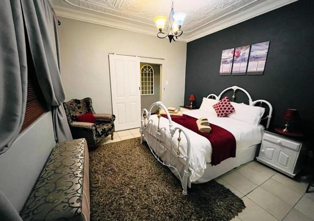 Vredefort House | Afri Gastekamers - Family Rooms
