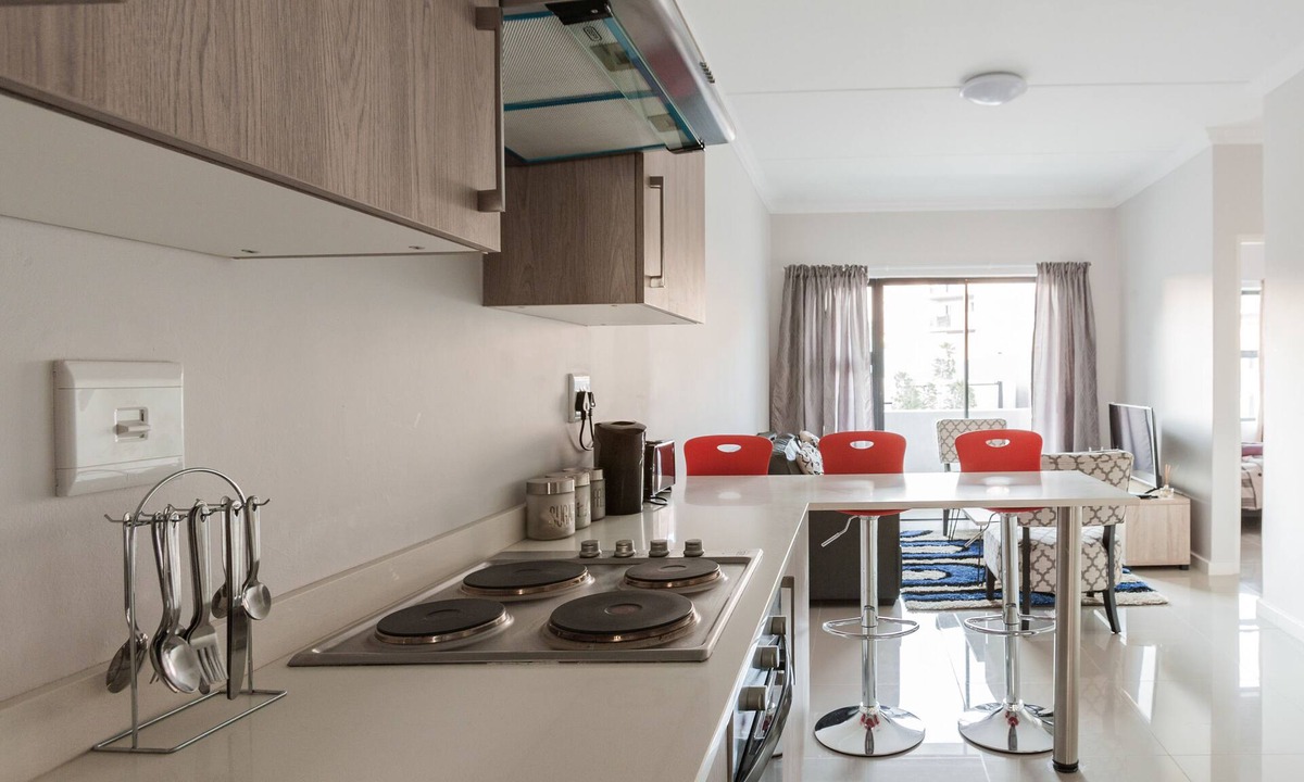 Greater Johannesburg Metropolitan Area Apartment | #AlimamaSpaces: Chelsea M's Heights