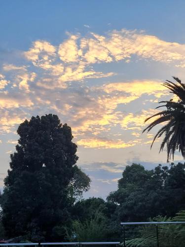White River Apartment | Aloe Arbour Self-catering cottages